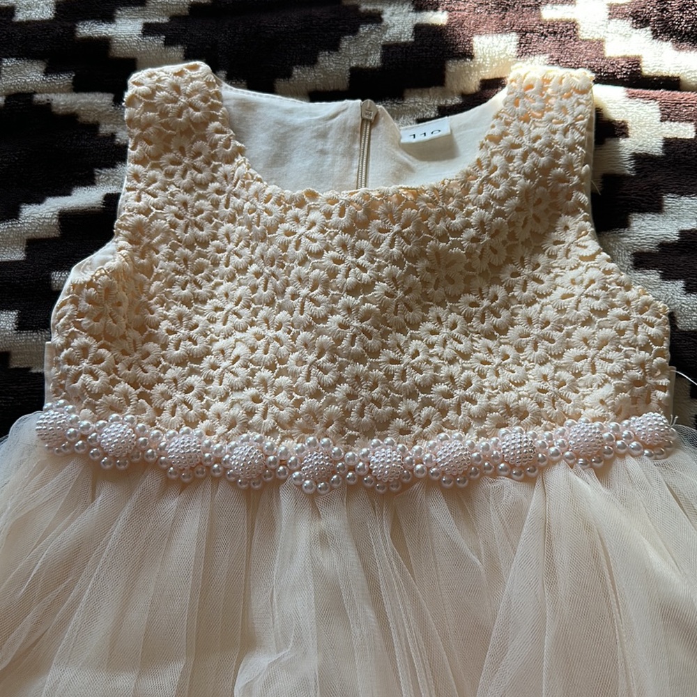 Toddler girl formal cream dress - Picture 2 of 5